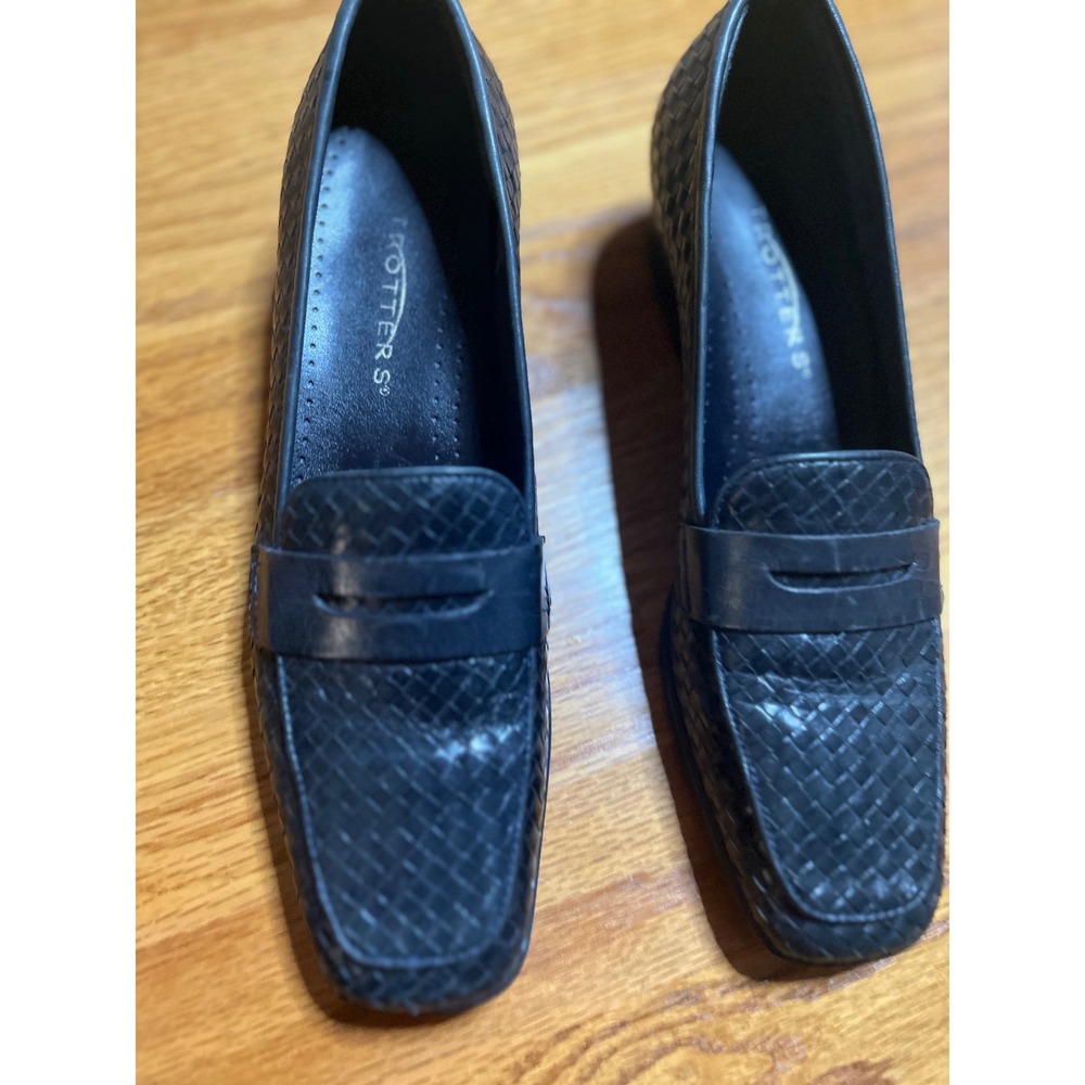 Trotters Woven Loafes Classic Heel Deep Gray Leather Career Shoes 7 1/2 N